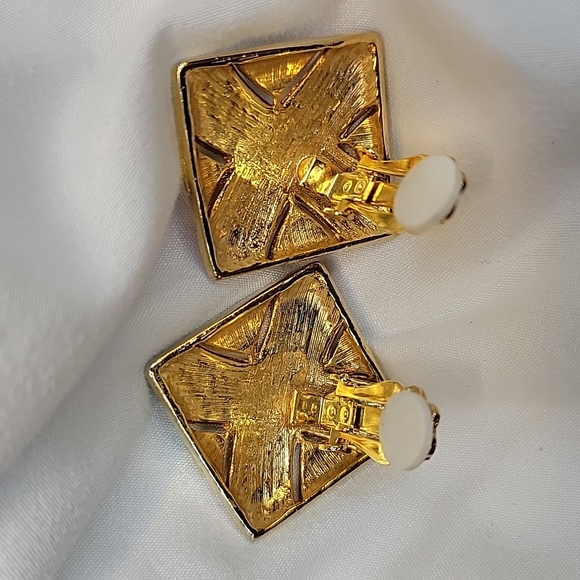 Vintage Gold Tone Enamel Clip on earrings ✨️ Retro Multicolored Square - Picture 7 of 8